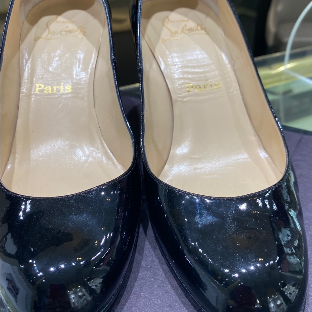 Louboutin black patent heels